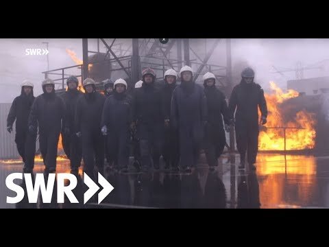 Flammen-Löscher - Männer, die durchs Feuer gehen | Mensch Leute