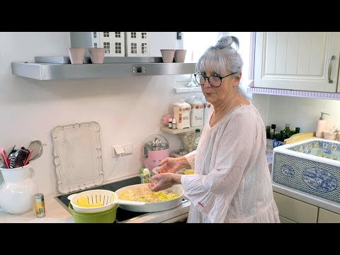 Oma kocht am besten | Lachsfilet mit Kartoffelgratin und Beerentraum